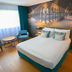 Mercure Saint Michel Hotel 4*