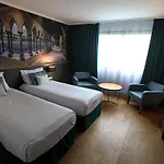 Mercure Saint Michel 4*