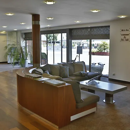 Mercure Saint Michel Hotel 4*