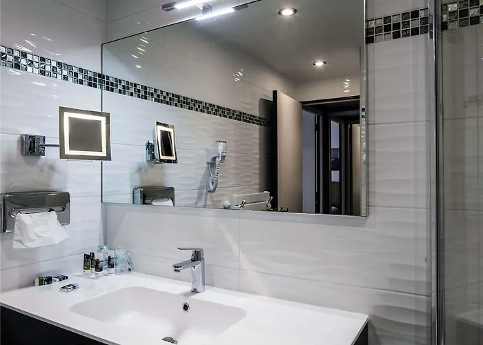 Mercure Saint Michel 4*