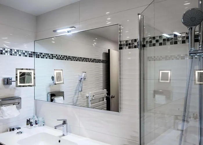 Hotel Mercure Saint Michel 4*