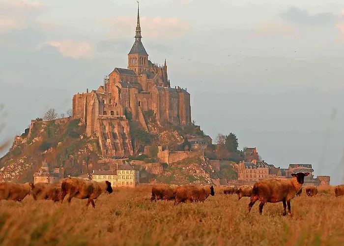 Mercure Saint Michel Hotel 4*