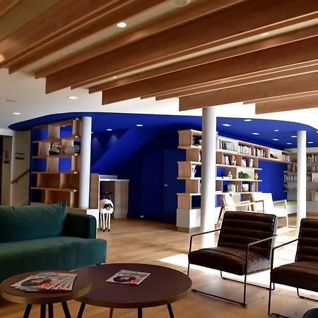 Mercure Saint Michel 4*