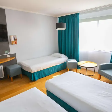Mercure Saint Michel Hotel 4*