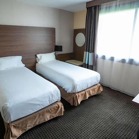 Mercure Saint Michel מלון 4*