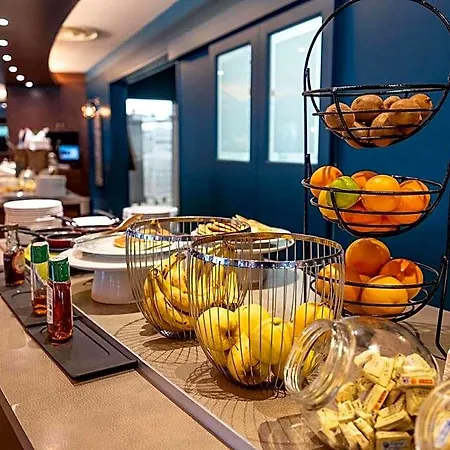 Mercure Saint Michel Hotel 4*