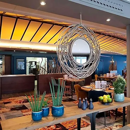 Mercure Saint Michel Hotel 4*