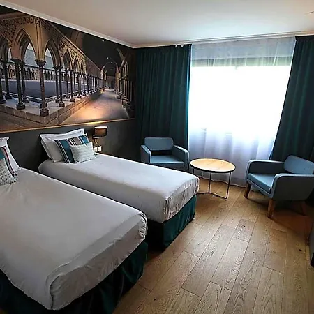 Mercure Saint Michel Hotel 4*