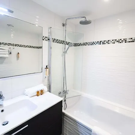 Mercure Saint Michel Hotel