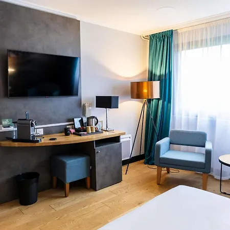 Mercure Saint Michel 4*