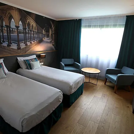 Mercure Saint Michel Hotel 4*