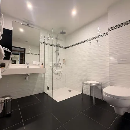 Mercure Saint Michel فندق 4*