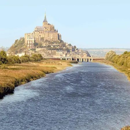 Mercure Saint Michel فندق 4*