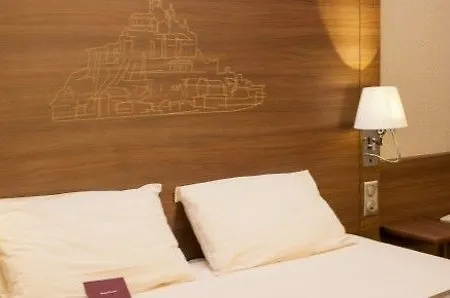 Mercure Saint Michel 4*