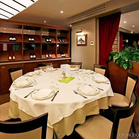 Mercure Saint Michel 4*