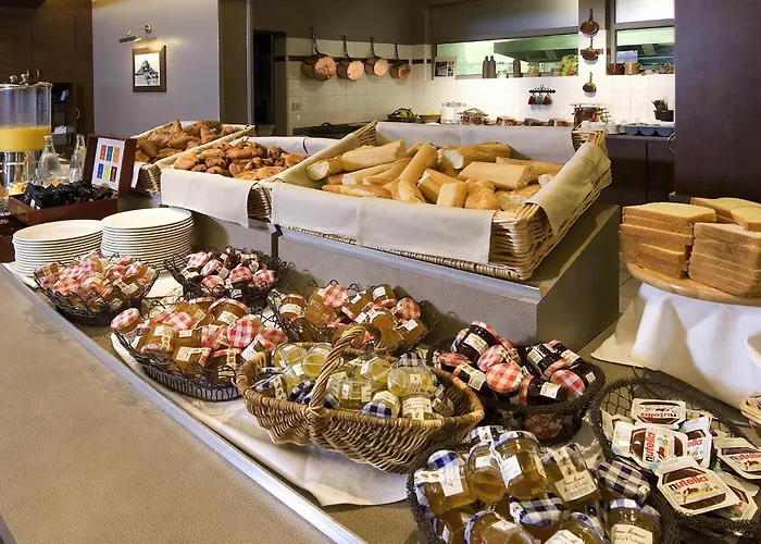 Mercure Saint Michel Hotel 4*